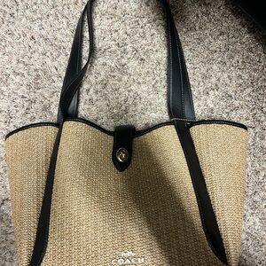 Coach Hadley Turnlock straw Bag